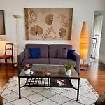 Vintage Chic Stay In Le Marais