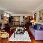 Vintage Chic Stay In Le Marais