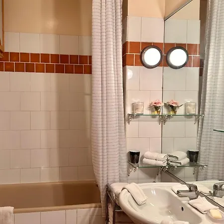 Apartment Vintage Chic In Le Marais